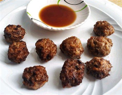 pinoy bolitas|Beef Bola Bola (Filipino Meatball) .